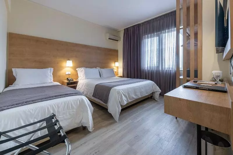 اتاق استاندارد اینتریور, Polis Grand