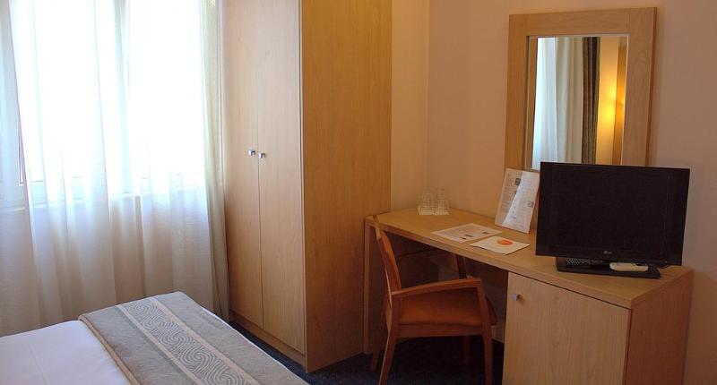 舒适型单人间, Polis Grand