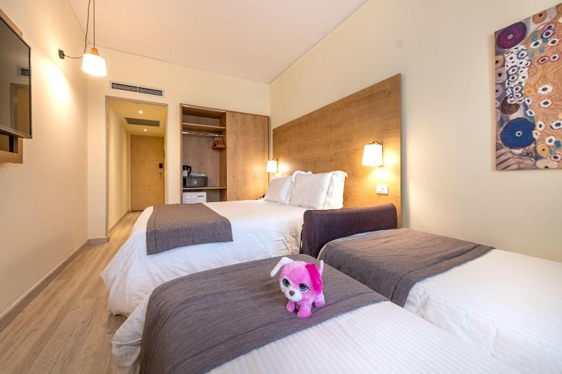 家庭间, Polis Grand