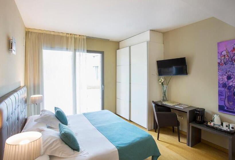 スタンダードルーム, Qgat Restaurant Events &