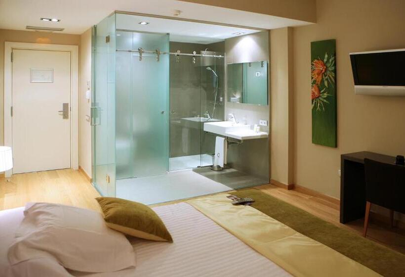 スタンダードルーム, Qgat Restaurant Events &