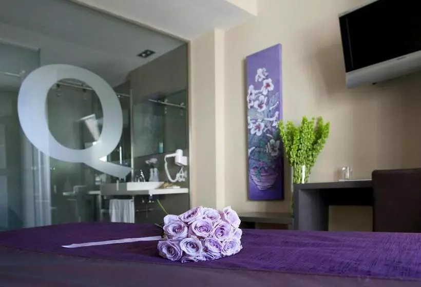 اتاق استاندارد, Qgat Restaurant Events &