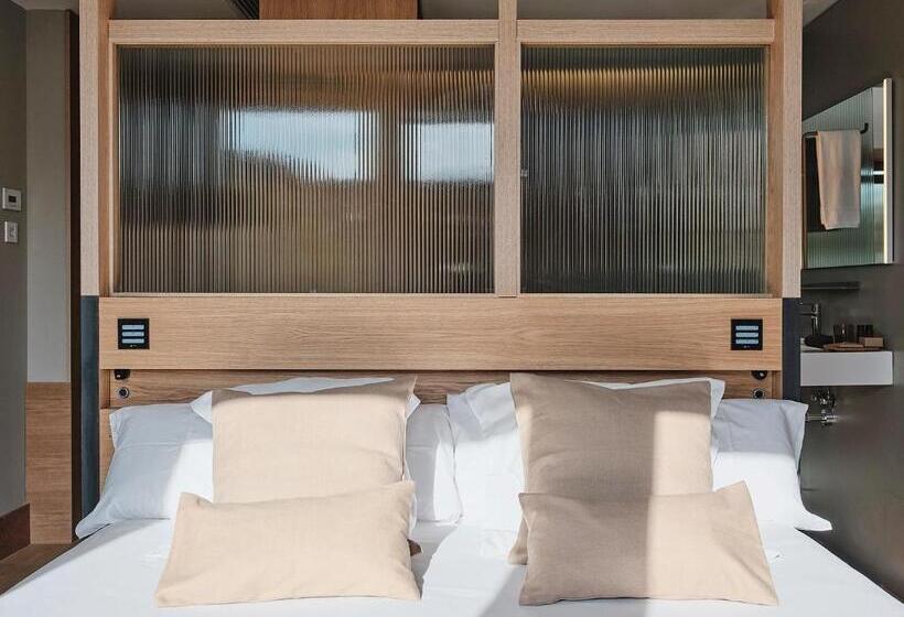 テラス付スーペリアルーム, Qgat Restaurant Events &