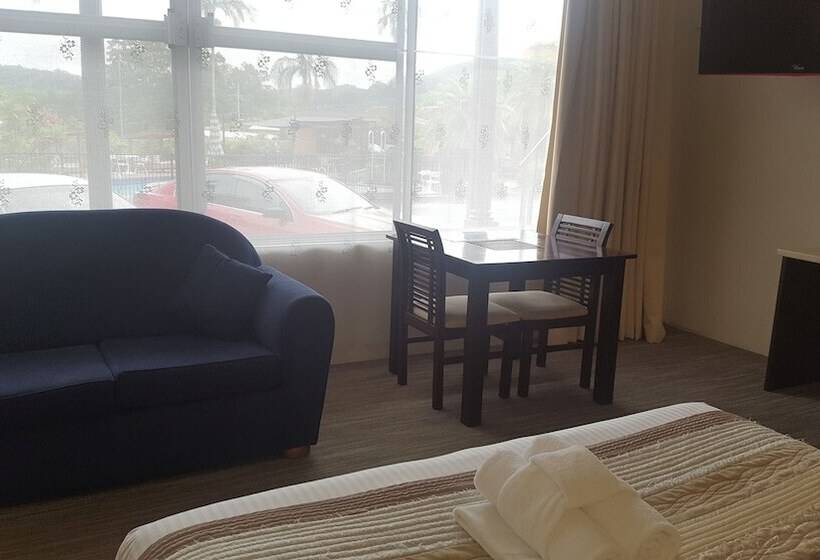 수피리어 룸 퀸 침대, Sanctuary Resort Motor Inn
