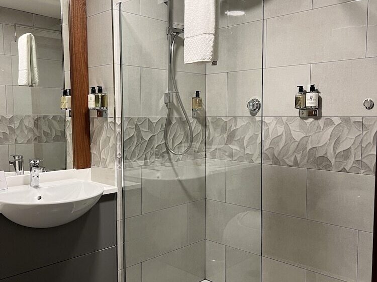 חדר קלאסי, The Haycock Manor