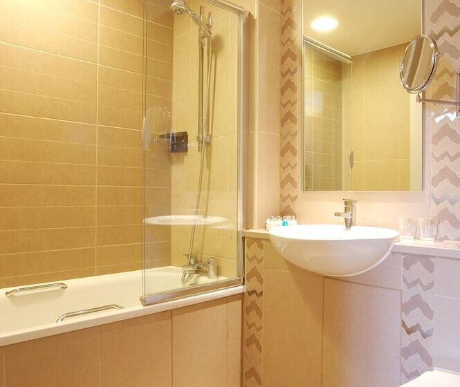 Quarto Estandar, The Pinewood