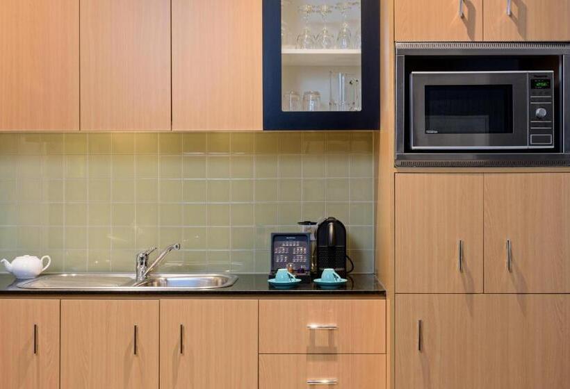 1 Bedroom Apartment, Treasury On Collins