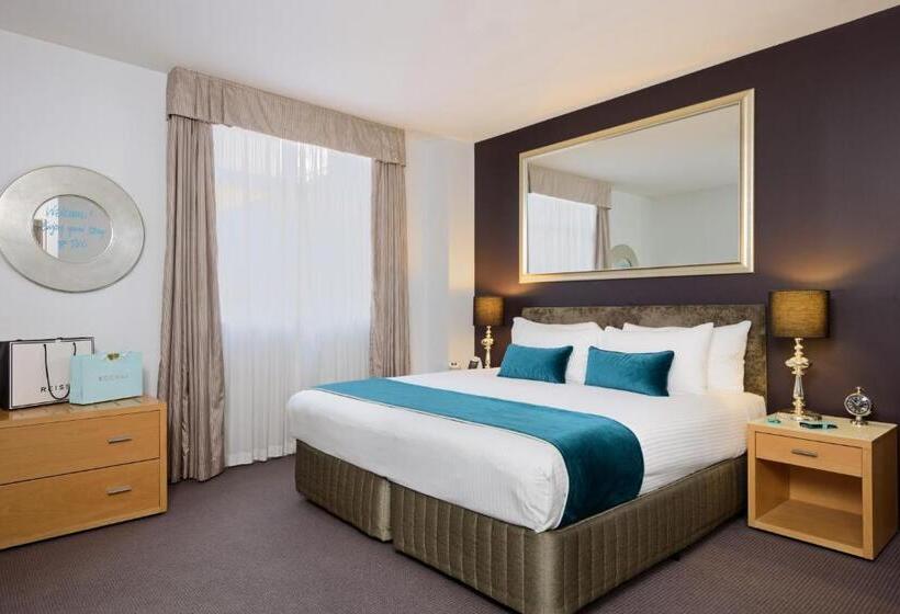 1 Bedroom Apartment, Treasury On Collins