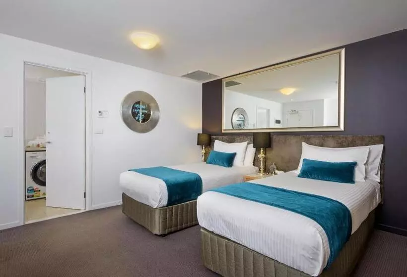 Standard Room King Size Bed, Treasury On Collins