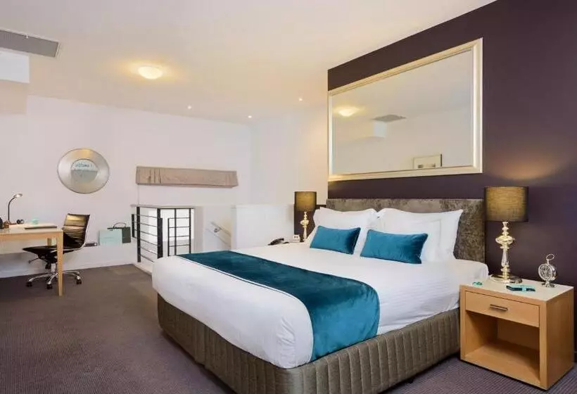 2 Bedroom Apartment, Treasury On Collins