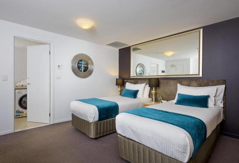 2 Bedroom Apartment, Treasury On Collins