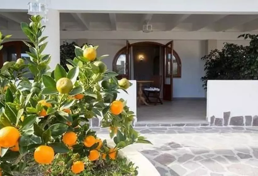 اتاق استاندارد سه نفره, Tritone Lipari