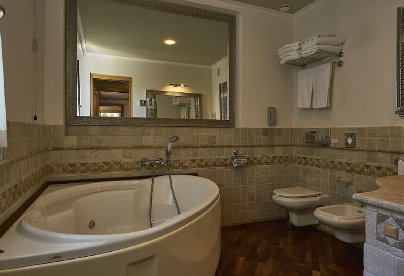 套房, Tritone Lipari