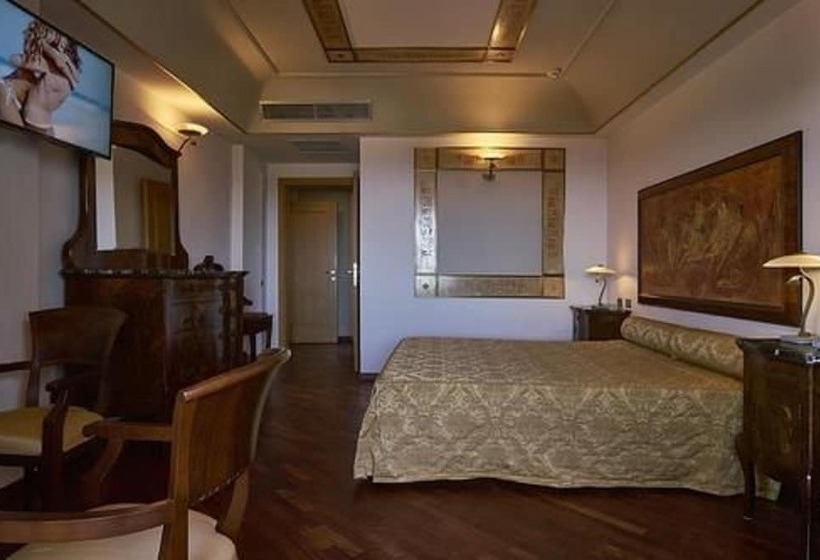 套房, Tritone Lipari