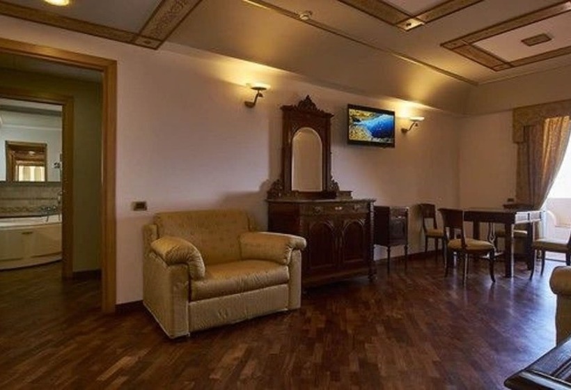 套房, Tritone Lipari