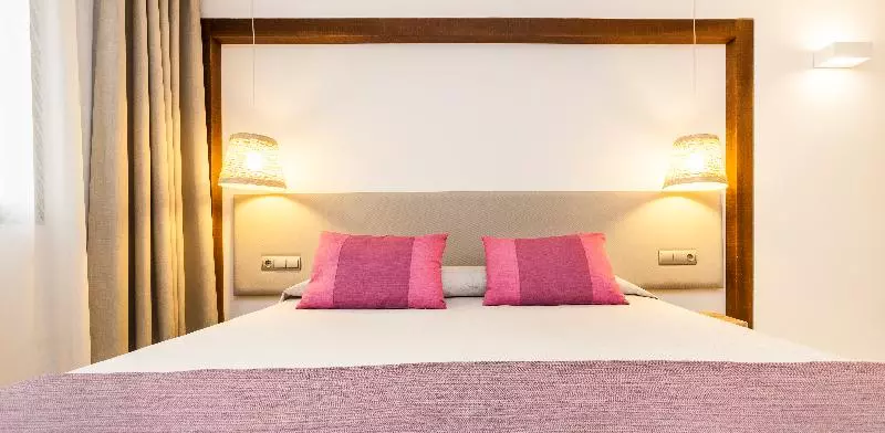 استودیوی استاندارد, Insotel Club Tarida Playa