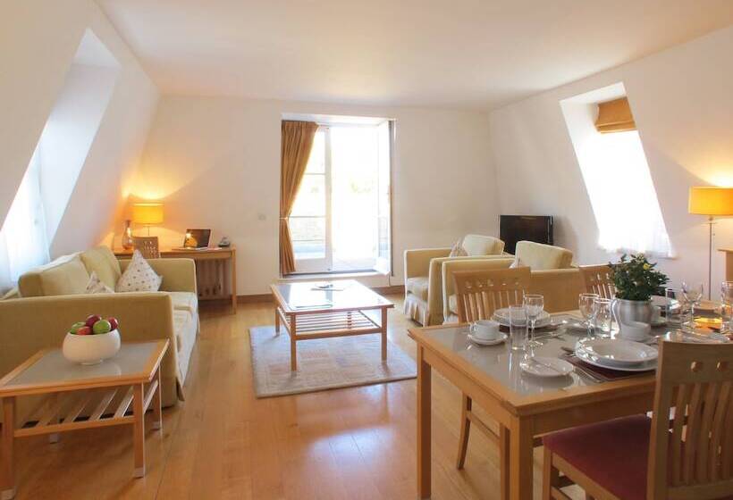 آپارتمان 2 خوابه, Native Kings Wardrobe, St Pauls