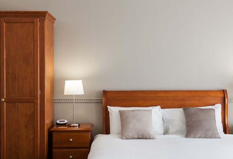 استودیوی استاندارد, Majestic Tynte Street Apartments