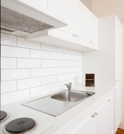 استودیوی استاندارد, Majestic Tynte Street Apartments