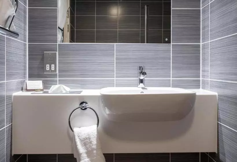 スイート, Burleigh Court Hotel And Leisure