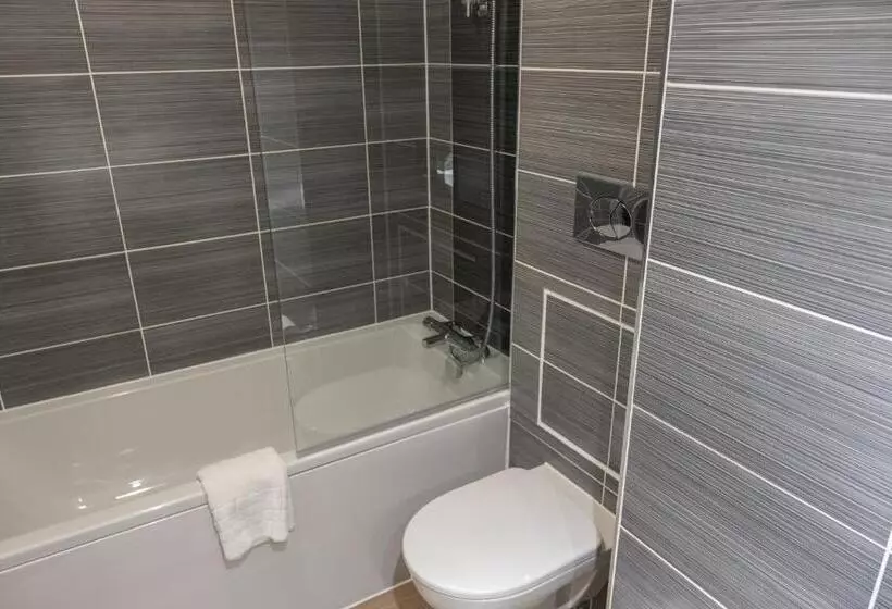 スイート, Burleigh Court Hotel And Leisure