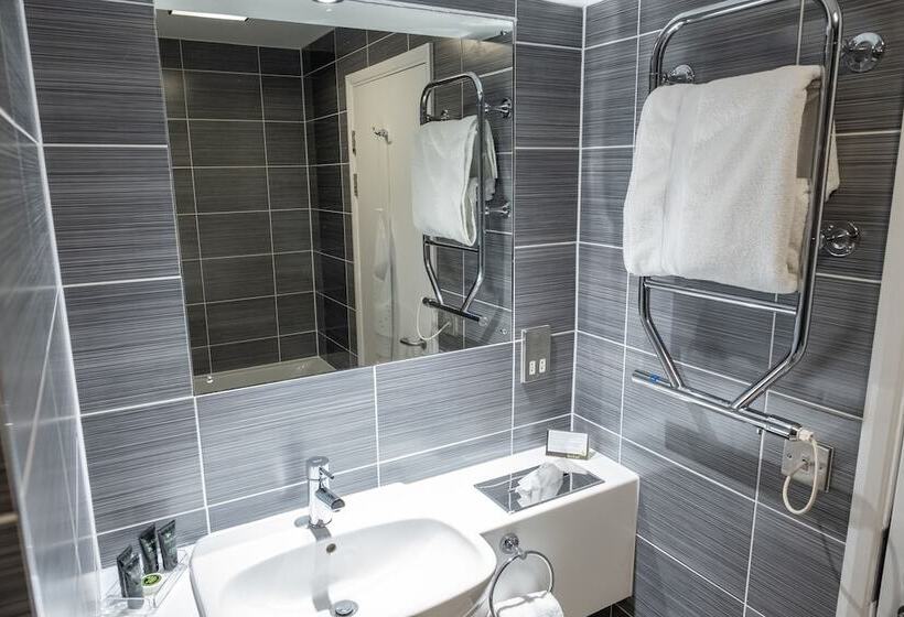 سوییت, Burleigh Court Hotel And Leisure