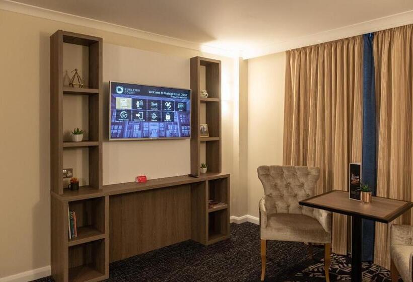 سوییت, Burleigh Court Hotel And Leisure