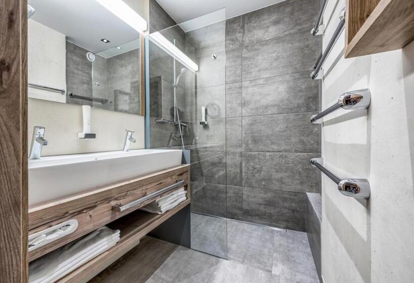 Номер Стандарт с Балконом, Familienhotel Christoph