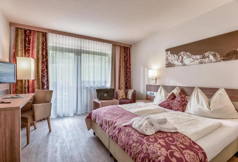 Номер Стандарт с Балконом, Familienhotel Christoph