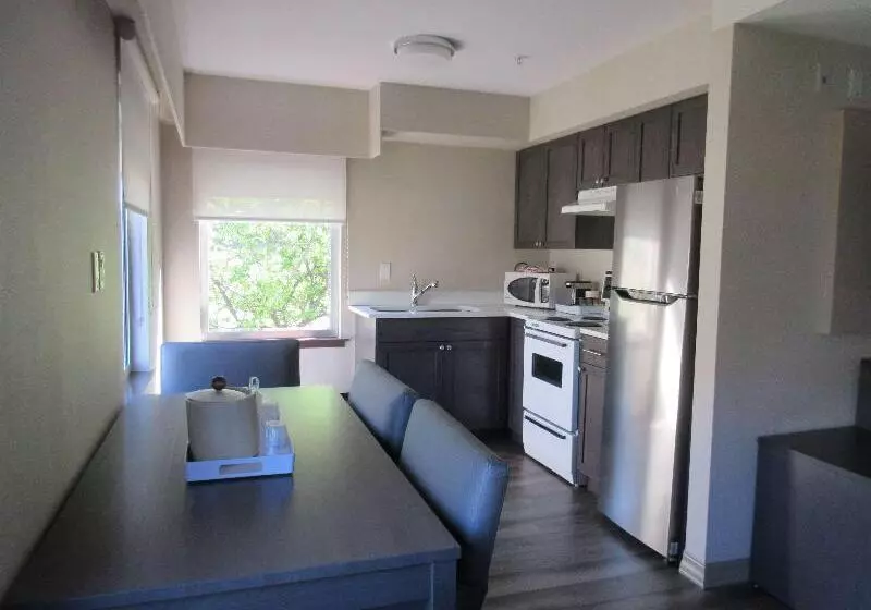 Suite Queen Bed, Best Western Premier Aberdeen Kamloops