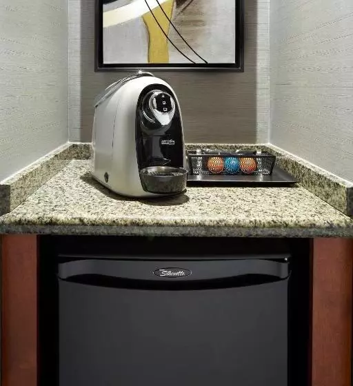 اتاق سوپریور, Courtyard By Marriott Montreal Airport