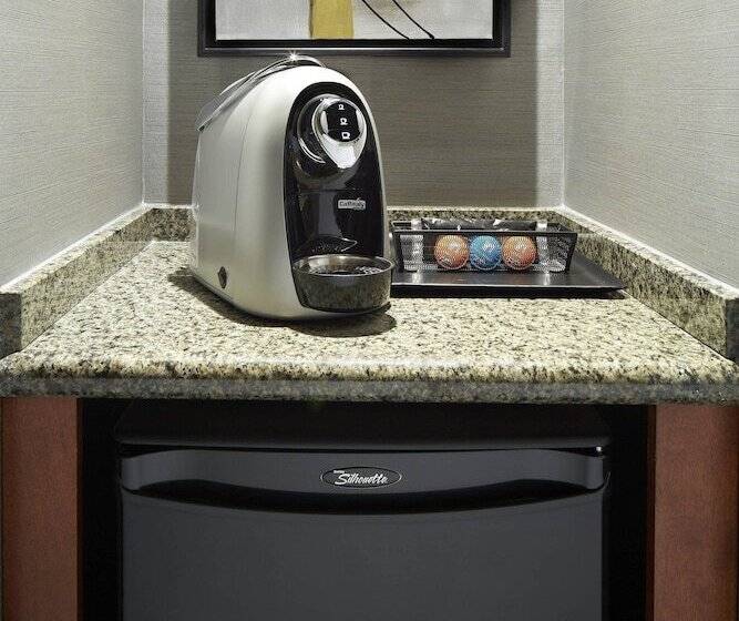 غرفة قياسية, Courtyard By Marriott Montreal Airport