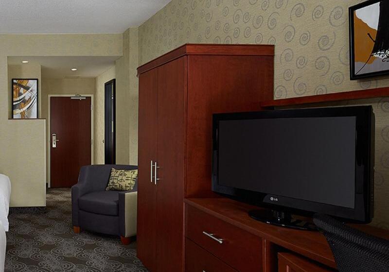 キングサイズベッドのスタンダードルーム, Courtyard By Marriott Montreal Airport