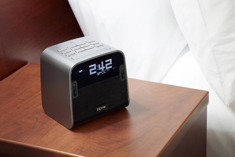 غرفة قياسية سرير كينج, Courtyard By Marriott Montreal Airport