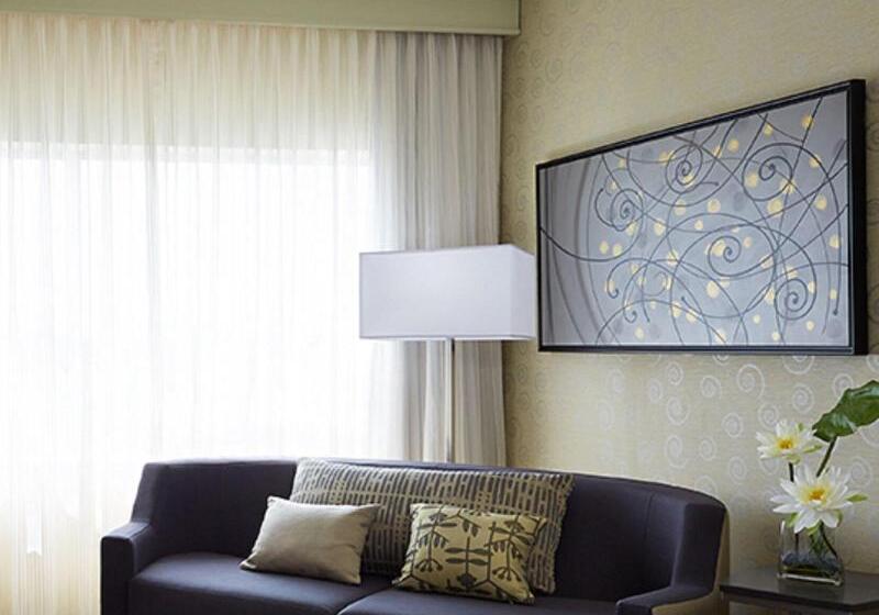 キングサイズベッドのスタンダードルーム, Courtyard By Marriott Montreal Airport