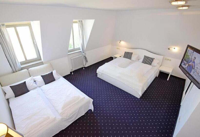 四人标准间, Domizil