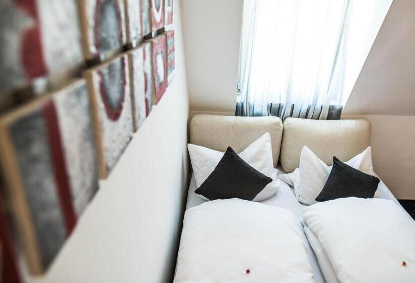 四人标准间, Domizil