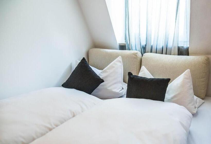 四人标准间, Domizil