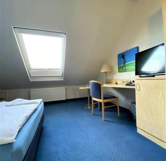 Comfort Yhden Hengen Huone, Fairway