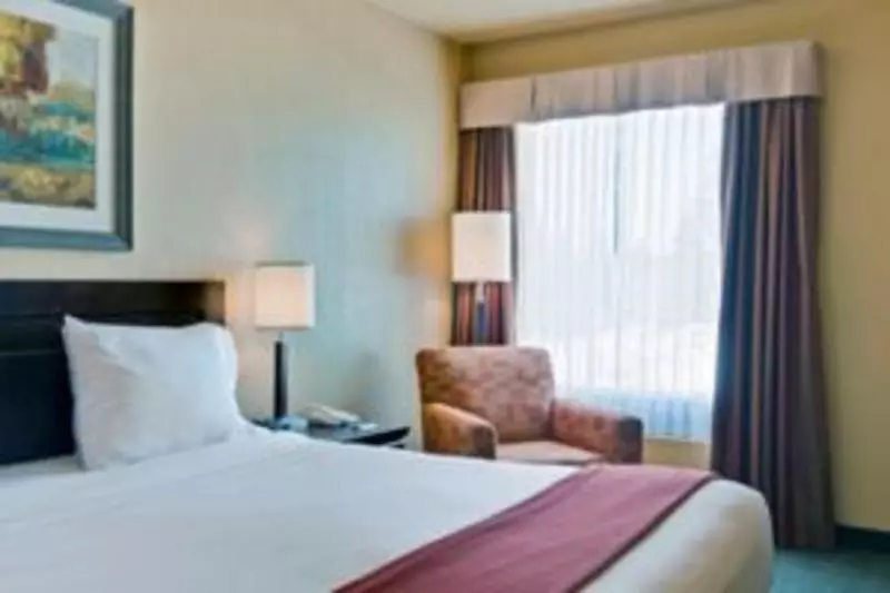 سوئیت با تخت بزرگ, Holiday Inn Express Dryden, An Ihg