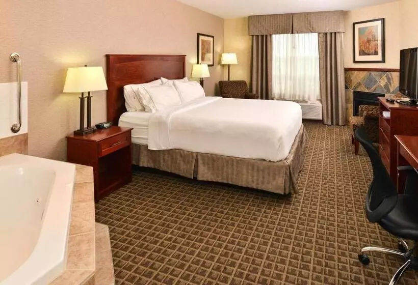 Deluxe Suite King Bed, Holiday Inn Express Edmonton North, An Ihg