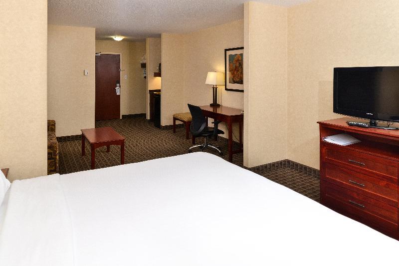 Люкс Кровать Кинг, Holiday Inn Express Edmonton North, An Ihg