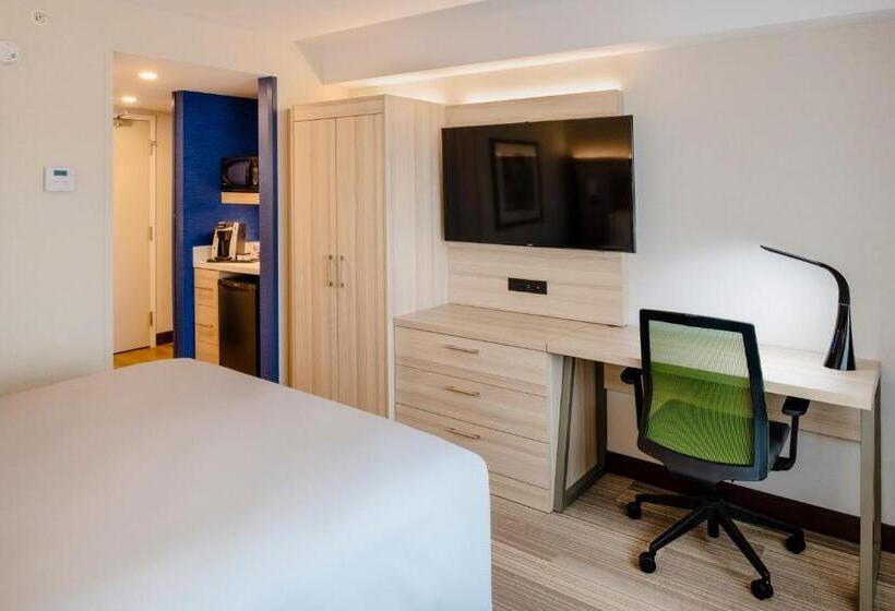 חדר סטנדרט, Holiday Inn Express & Suites Halifax   Bedford, An Ihg