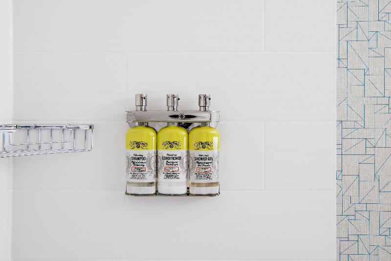 带大床的标准间, Holiday Inn Express Hotel & Suites Saskatoon, An Ihg