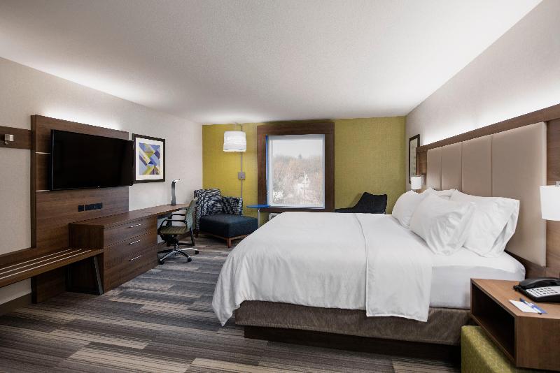 带大床的标准间, Holiday Inn Express Hotel & Suites Saskatoon, An Ihg