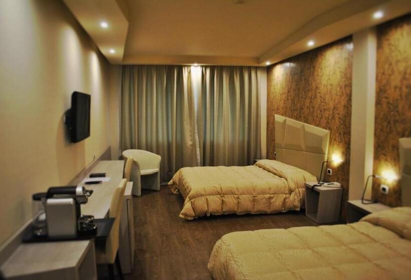 اتاق استاندارد چهار تخته, Hostellerie Du Cheval Blanc