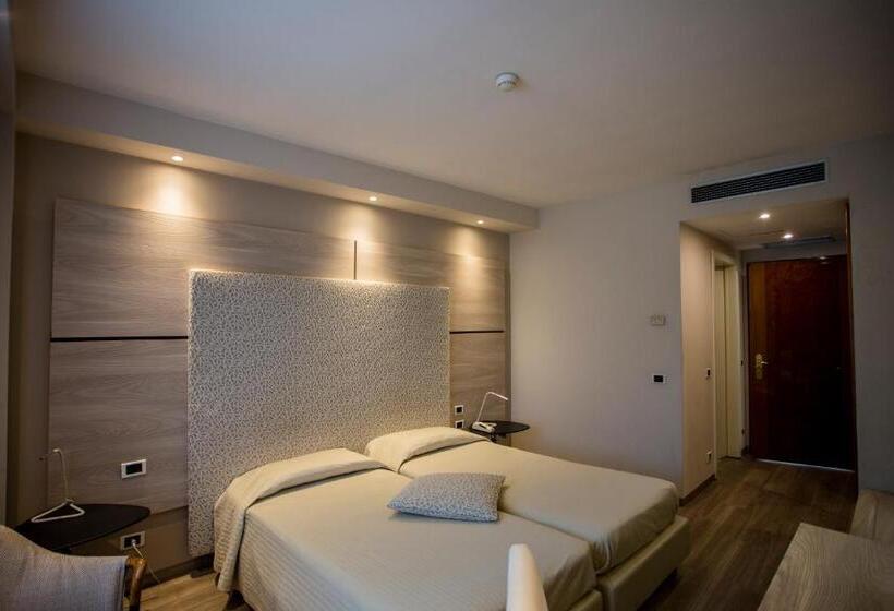 اتاق استاندارد, Hostellerie Du Cheval Blanc