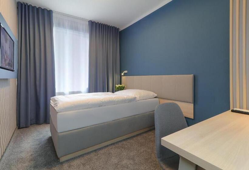 غرفة ديلوكس فردية, Karpatia