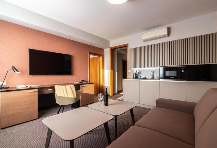 إستوديو قياسى, Karpatia