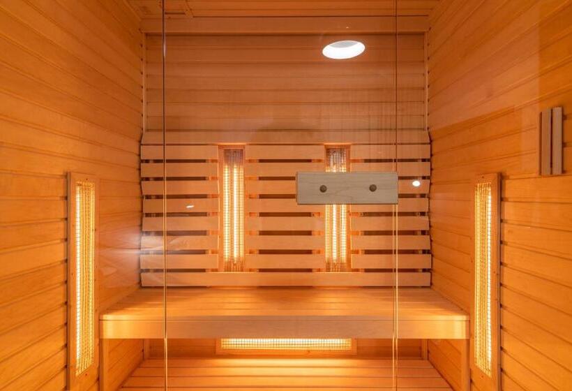 جناح جونيور, Karpatia